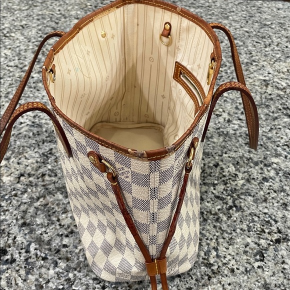 Louis Vuitton Damier Azur Neverfull PM - Picture 7 of 14